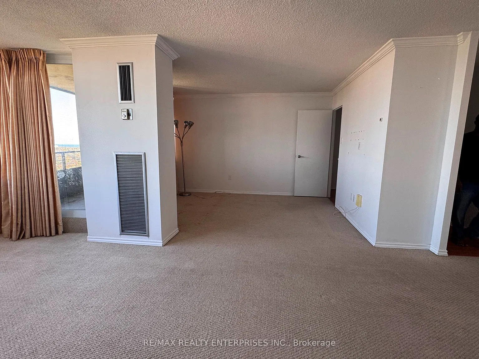3100 Kirwin Ave — Photo 4