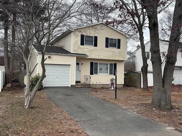 174 Concord Road, Shirley, NY 11967