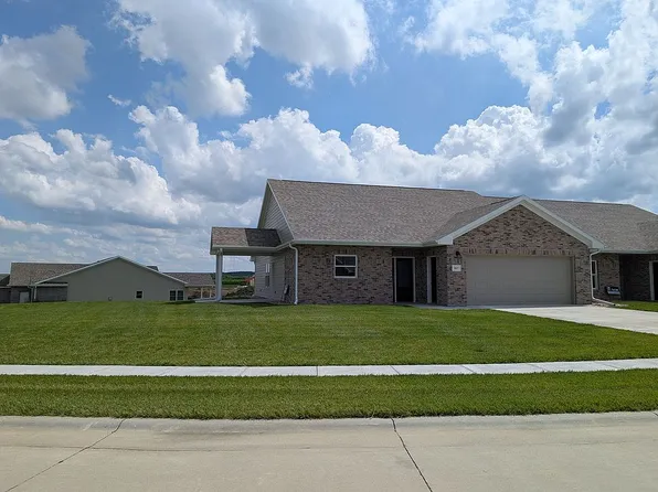 827 Meadow St, Beatrice, NE 68310