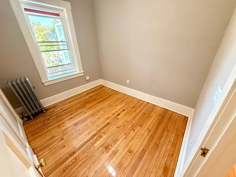 69 S Pleasant St #12 — Photo 22