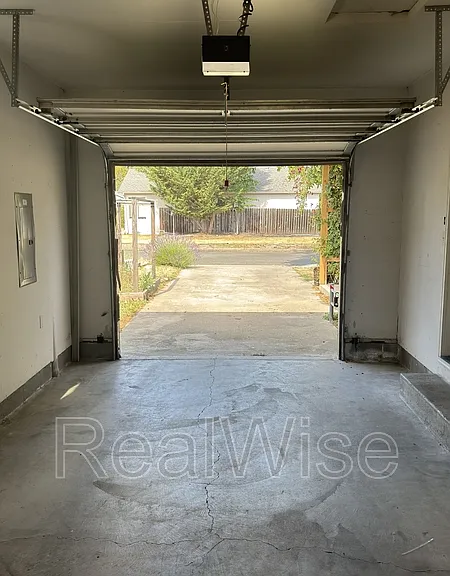 1951 SW Betty Ln — Photo 24