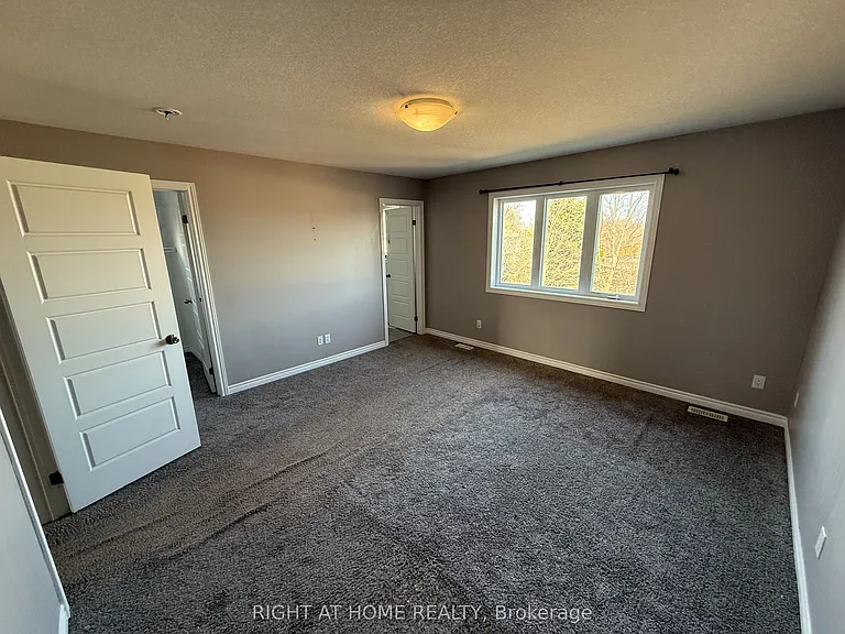 133 Templewood Dr — Photo 28