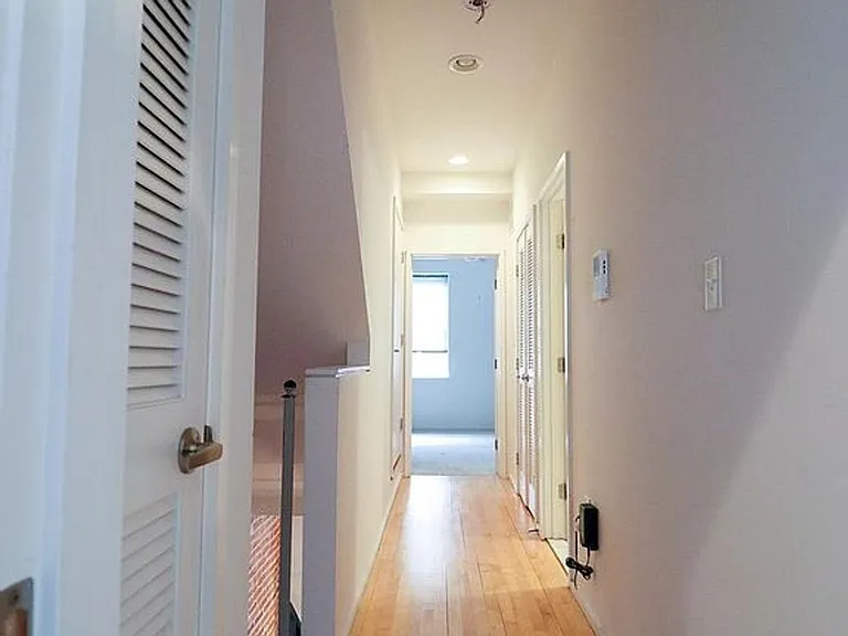 4 E Henrietta St — Photo 11