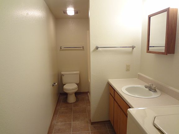 5th image of 100 Cedar Creek Ct APT 7