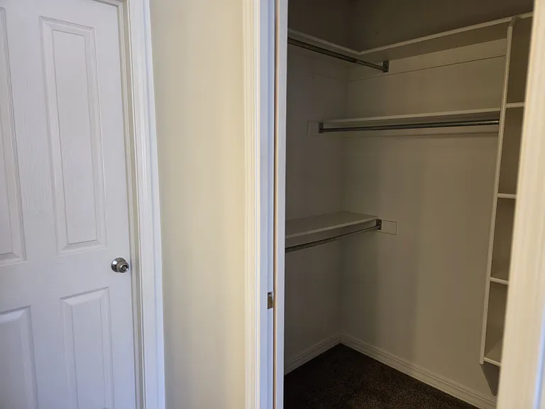 212 W Lyman Ln — Photo 25