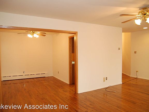 4th image of 534 W Belden Ave APT 2D