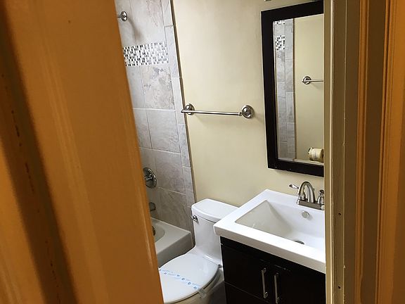 2nd image of 142 23rd St APT 911