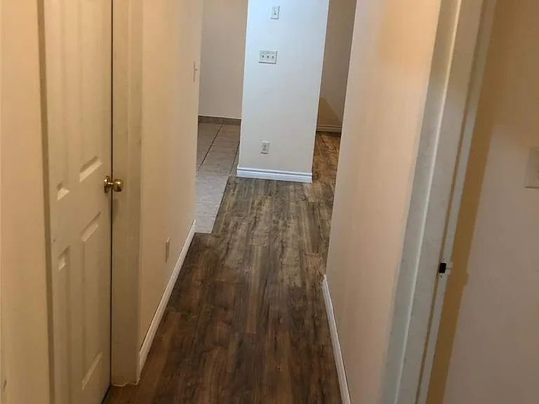 51 Wyndham St N #302 — Photo 7