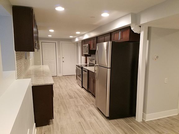 2nd image of 1252 N Greenview Ave #B