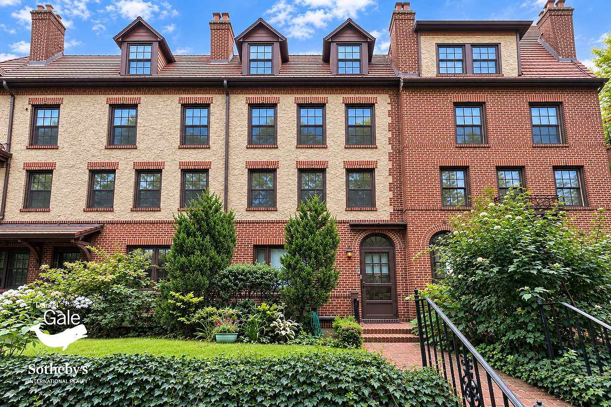 172 Burns Street — Photo 1