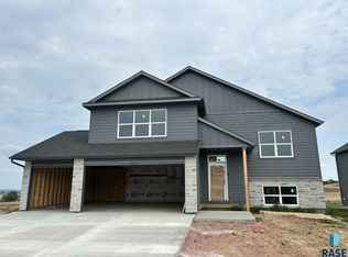 S Copper Creek Ave, Sioux Falls, SD 57110