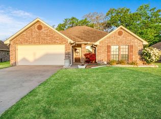 90 44th St SW, Paris, TX 75460