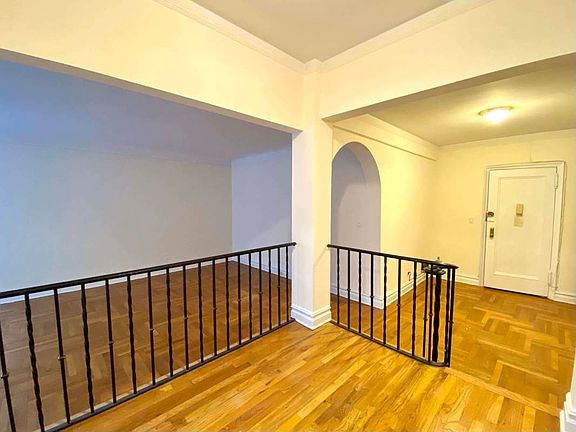 3rd image of 225 Sterling Pl #L5