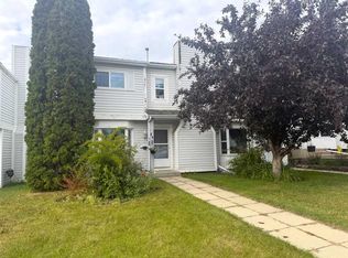 24 S Ellenwood Dr, Red Deer, AB T4R 2E3