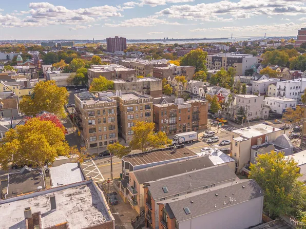 83 Oxford Avenue image 20 of 24