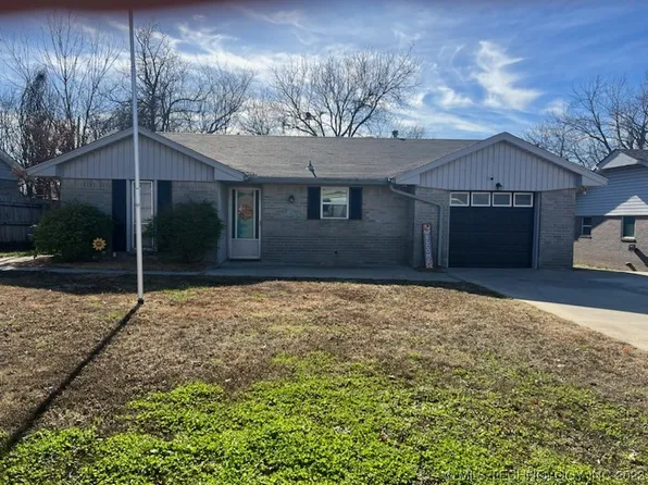 915 W 23rd St, Ada, OK 74820