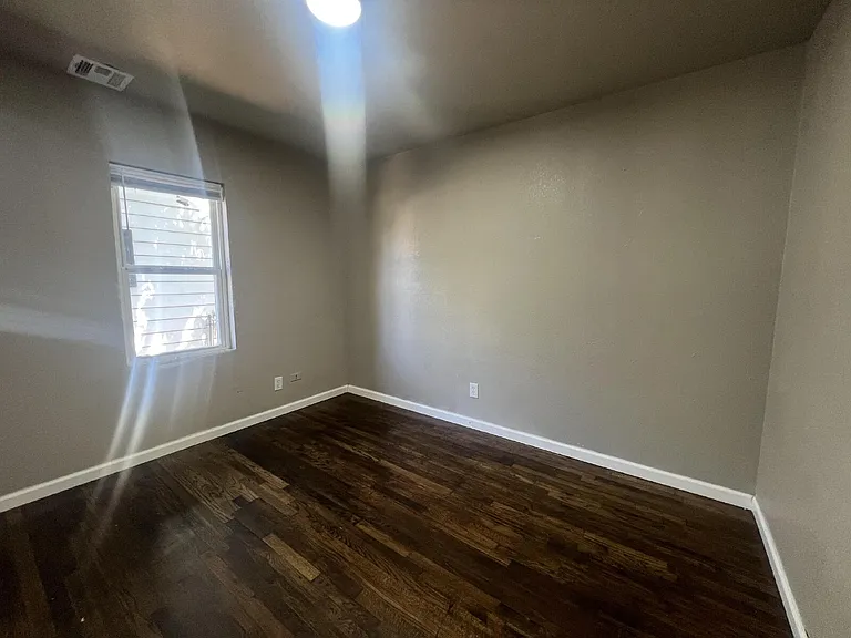 4936 E Haskell Pl — Photo 12