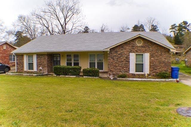 2nd image of 4111 Montclair Dr