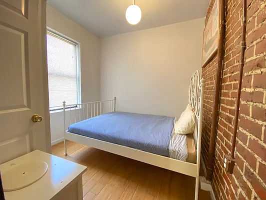 Rented by Oxford Property Group | media 12