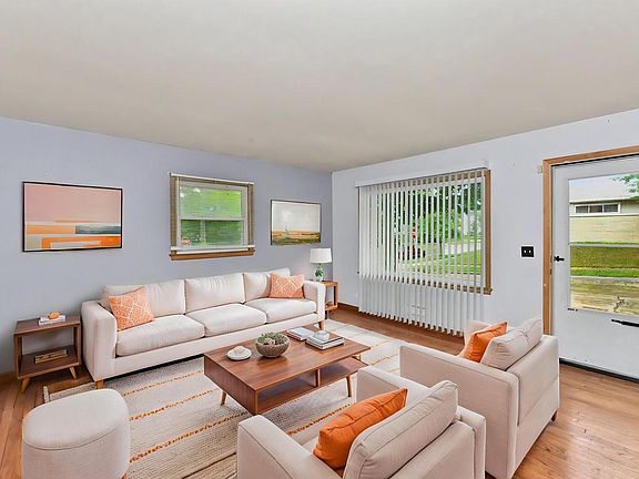 3rd image of 7400 W Melvina STREET