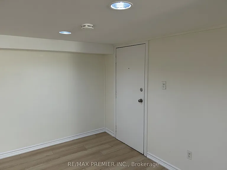 1342 Pape Ave #G — Photo 5