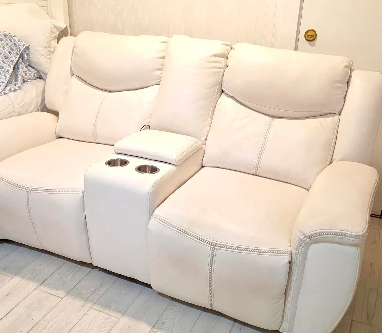 Studio, 1.0 bath, 330 sqft, $1,500 — Photo 3