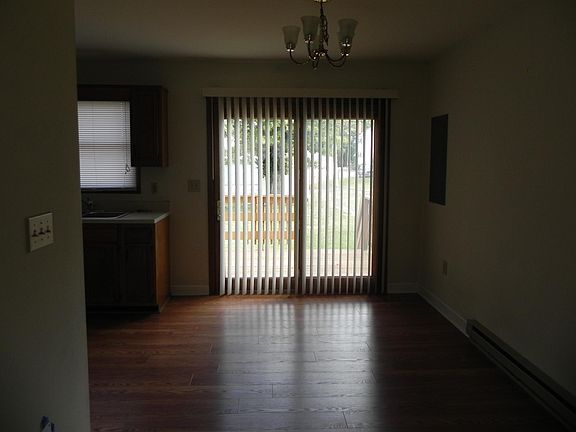 5th image of 532 Brown Ave