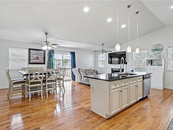 5th image of 139 Danielle Dr
