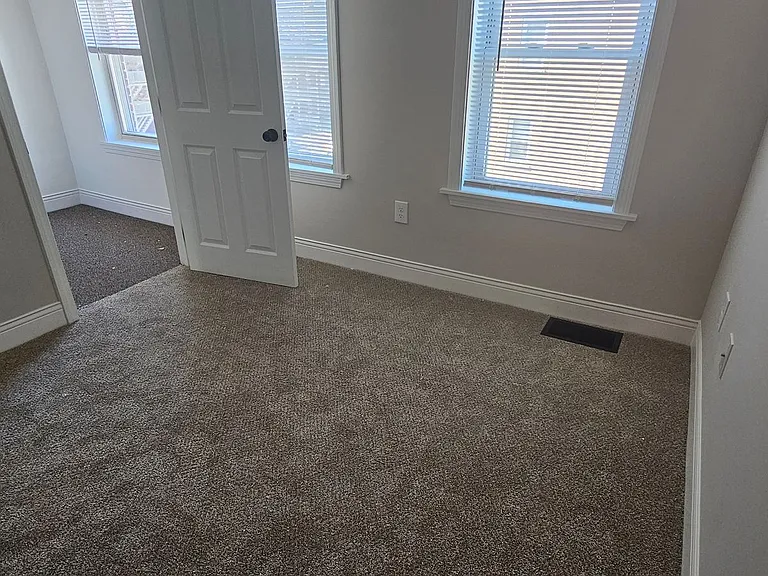Amoskeag Apartments — Photo 29
