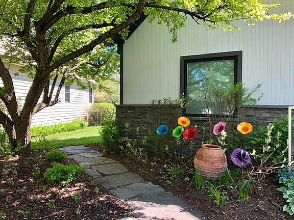 3rd image of 4634 Twin Lakes Ln