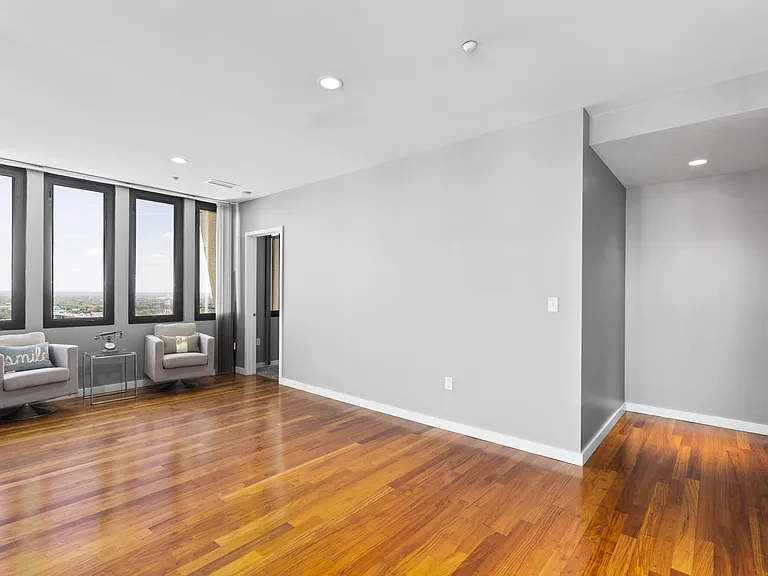 Pointe 400 Apartments — Photo 14