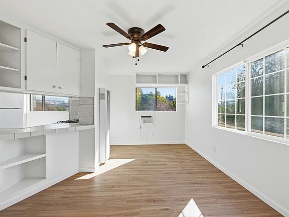 3rd image of 614 Redwood Ave #A