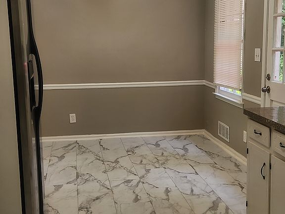 2nd image of 3981 Woodbridge Dr