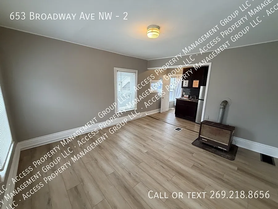 653 Broadway Ave NW #2