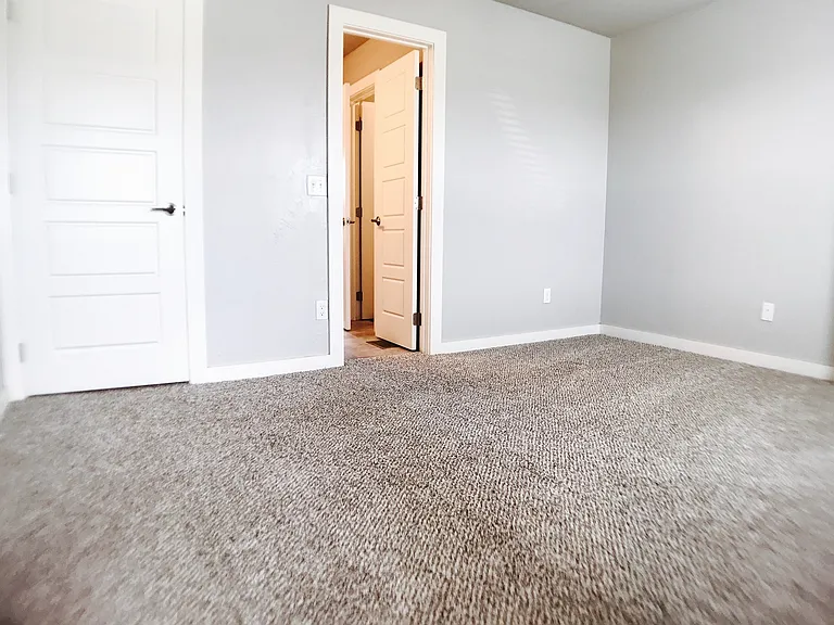 9301 N County Line Rd — Photo 10