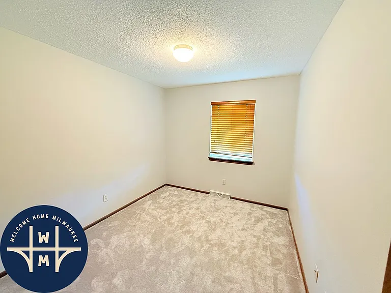 W163N11528 Windsor Ct #A — Photo 13