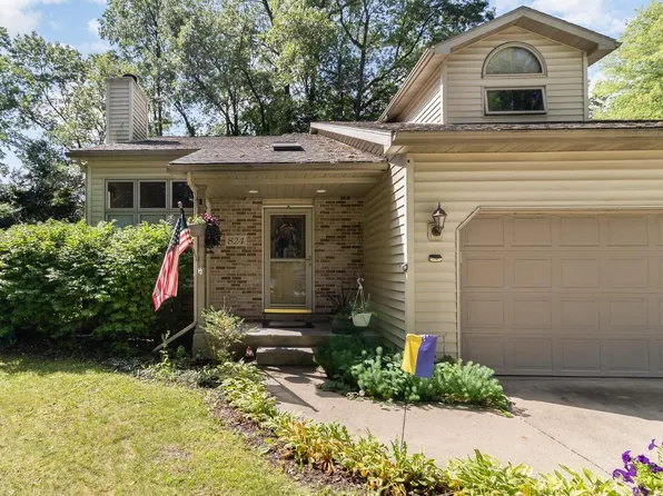 824 S 18th St, Chesterton, IN 46304