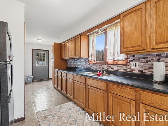 4th image of 6130 Gurd Rd