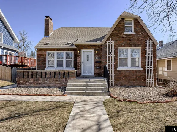 2347 S 33rd St, Omaha, NE 68105