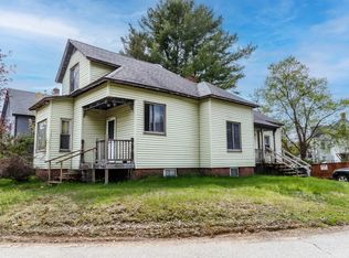 42 Circle St, Baldwinville, MA 01436