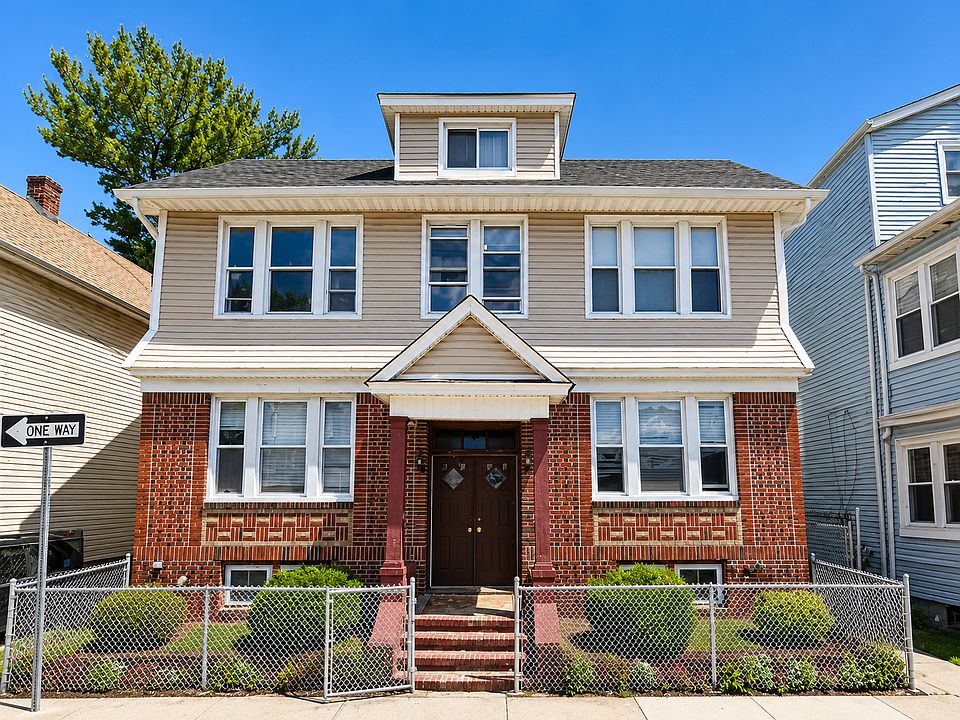 1st image of 66 Willoughby St #1R