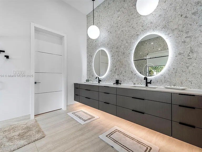 3701 NE 26th Ave — Photo 34