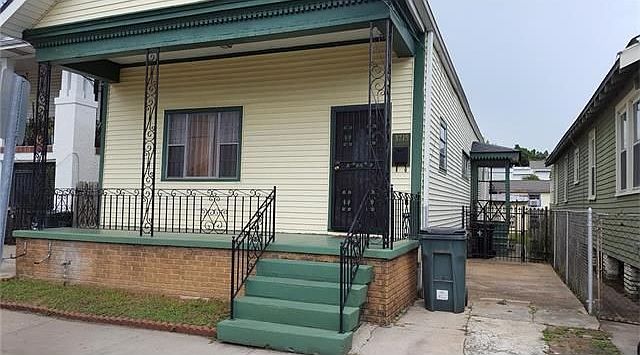 1st image of 3215 Toulouse St