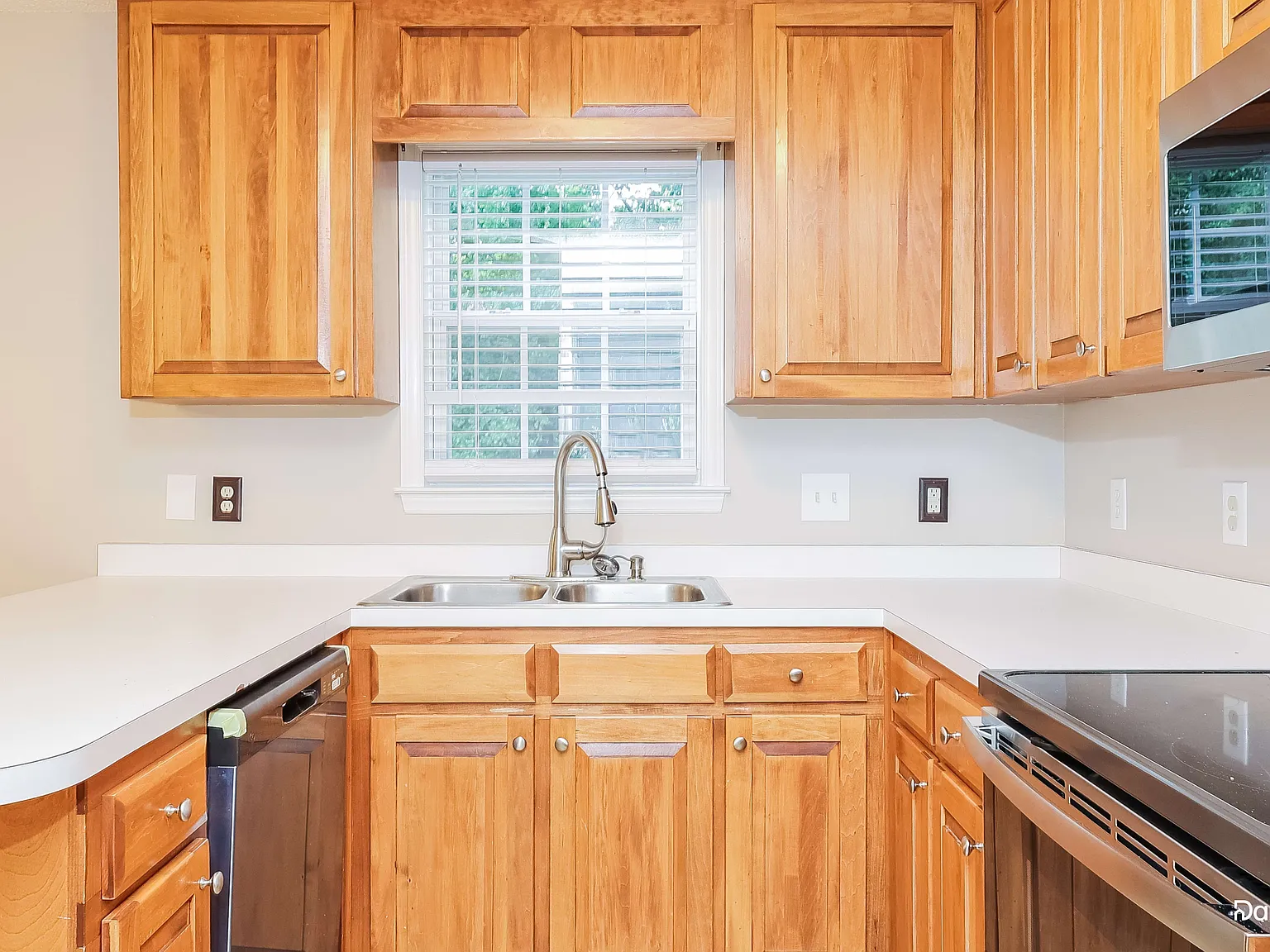 3 bed, 2.5 bath, 1508 sqft, $1,855 — Photo 3