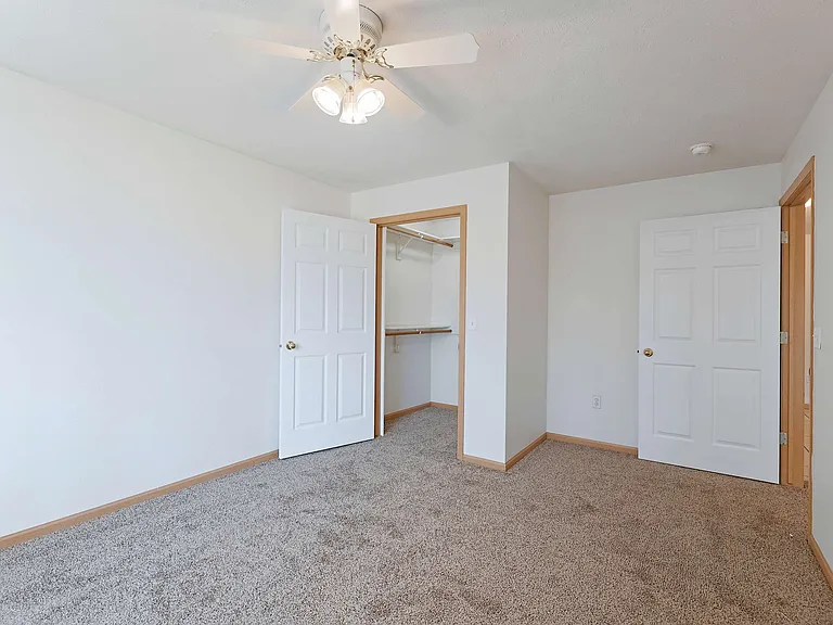 Park Ridge Apartments — Photo 25