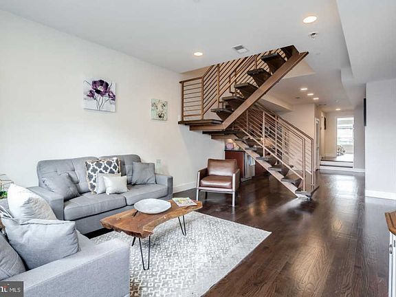 4th image of 1538 Ogden St #2