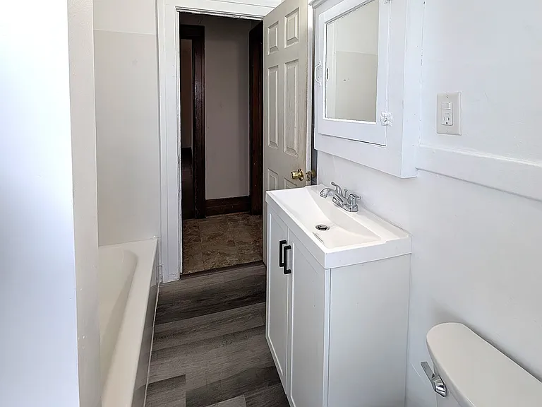 30 W Henry St — Photo 13