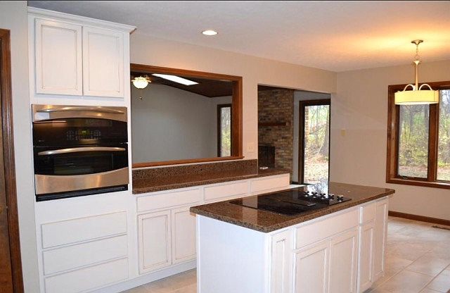 1st image of 470 Lamplighter Pl