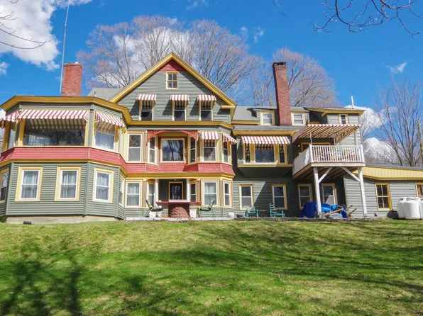 51 Free Street, Dexter, ME 04930