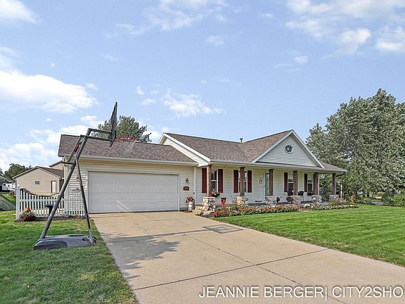 3rd image of 3769 Brookfield Dr